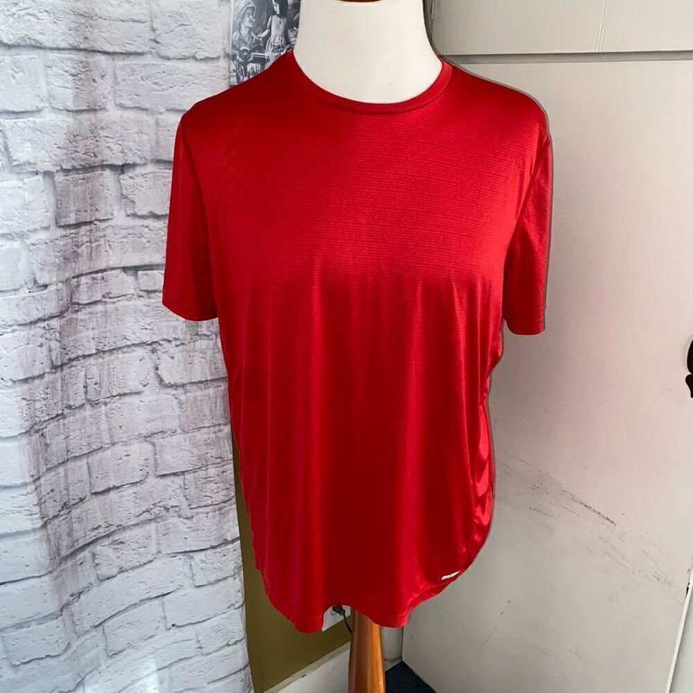 Tek gear dry Tek men XL short sleeve Crewneck activewear workout shirt red